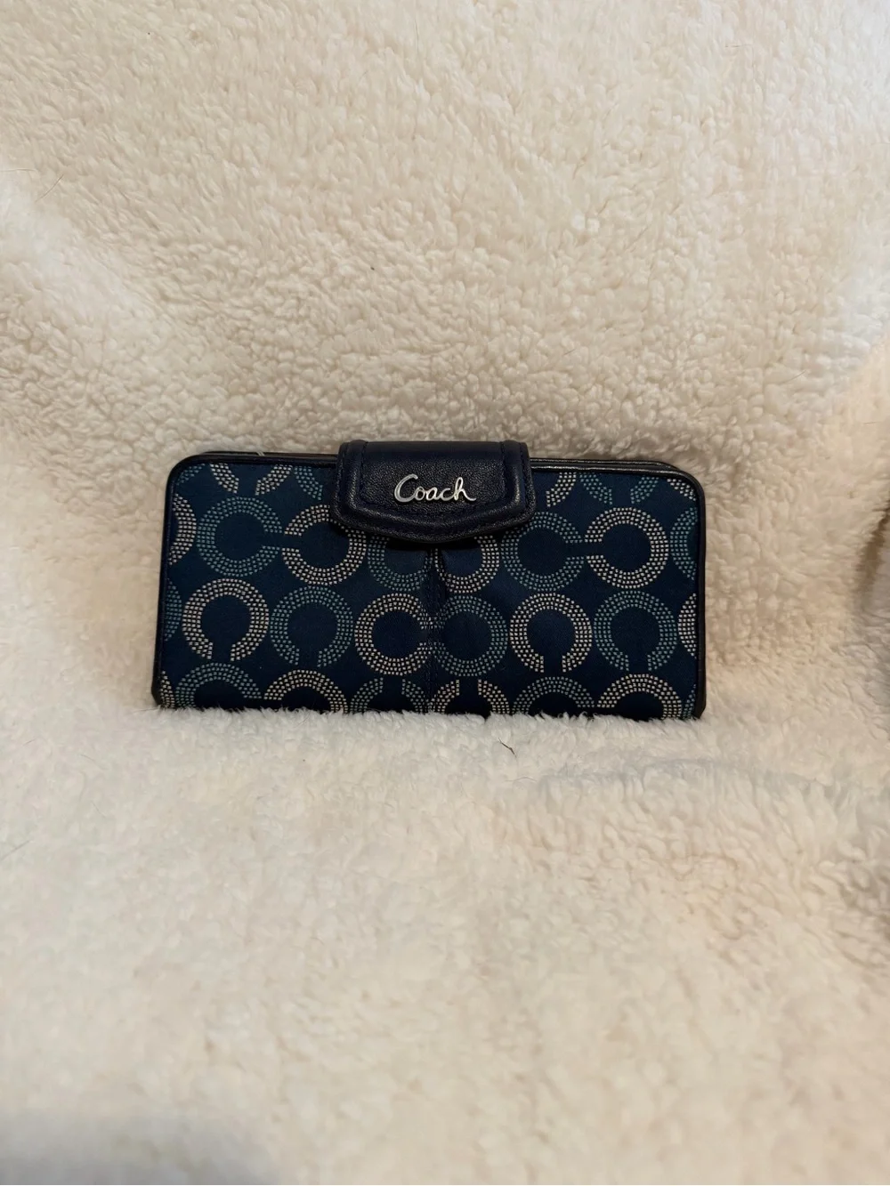 Designer-Style Navy and Black Circular Pattern Women’s Wallet